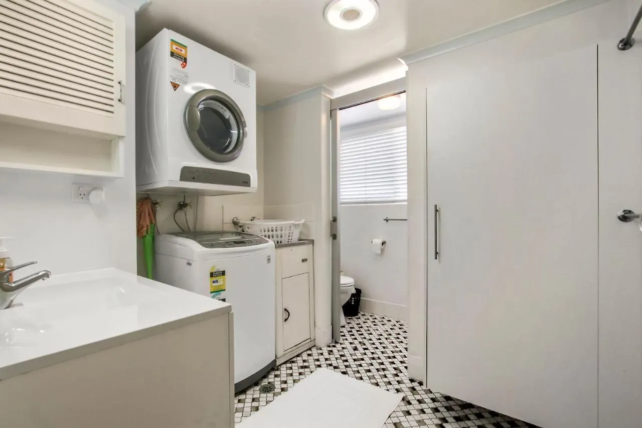 Tatil Evi Rosalie Unit 1, 4 Margaret St, Kings Beach Caloundra